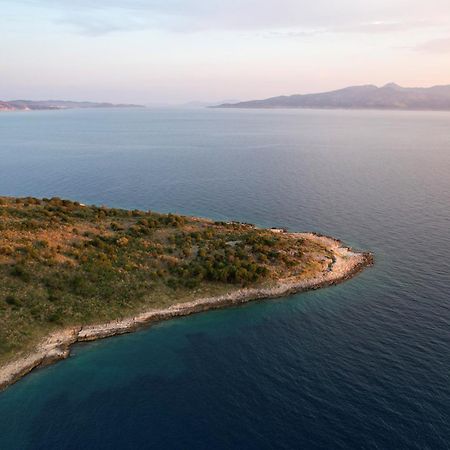 Nili Deluxe Hotell Sarandë Exteriör bild