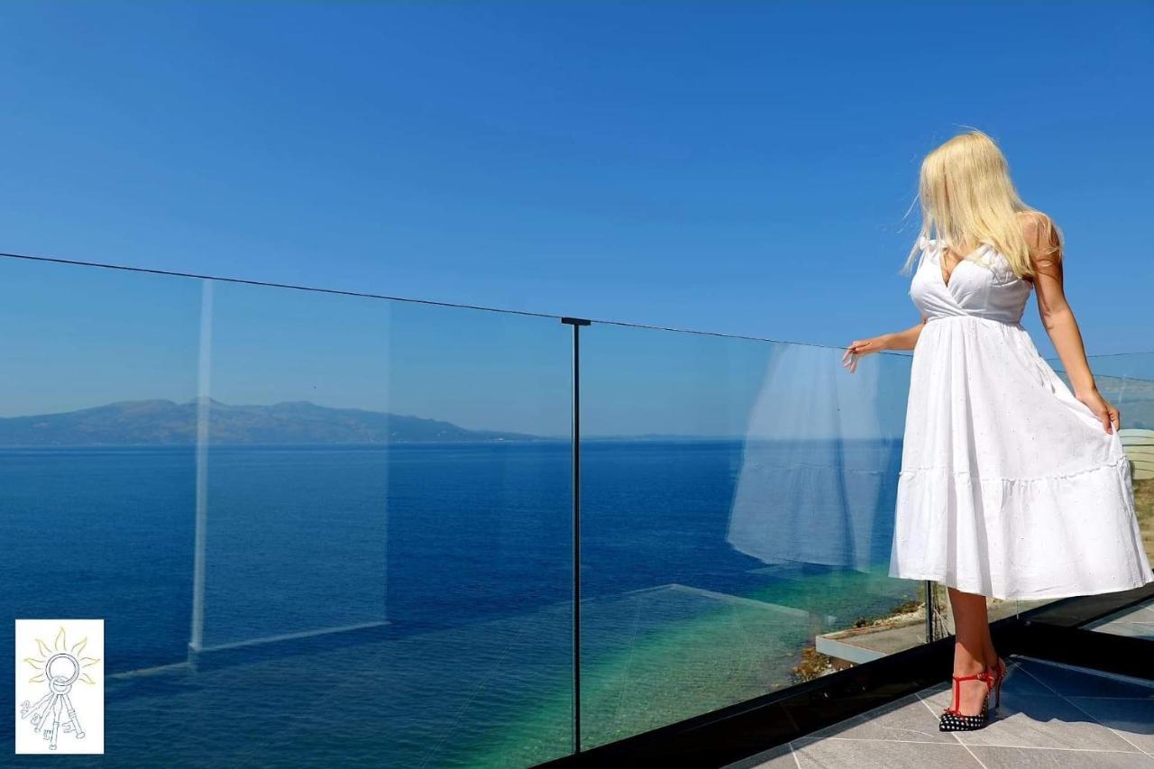 Nili Deluxe Hotell Sarandë Exteriör bild