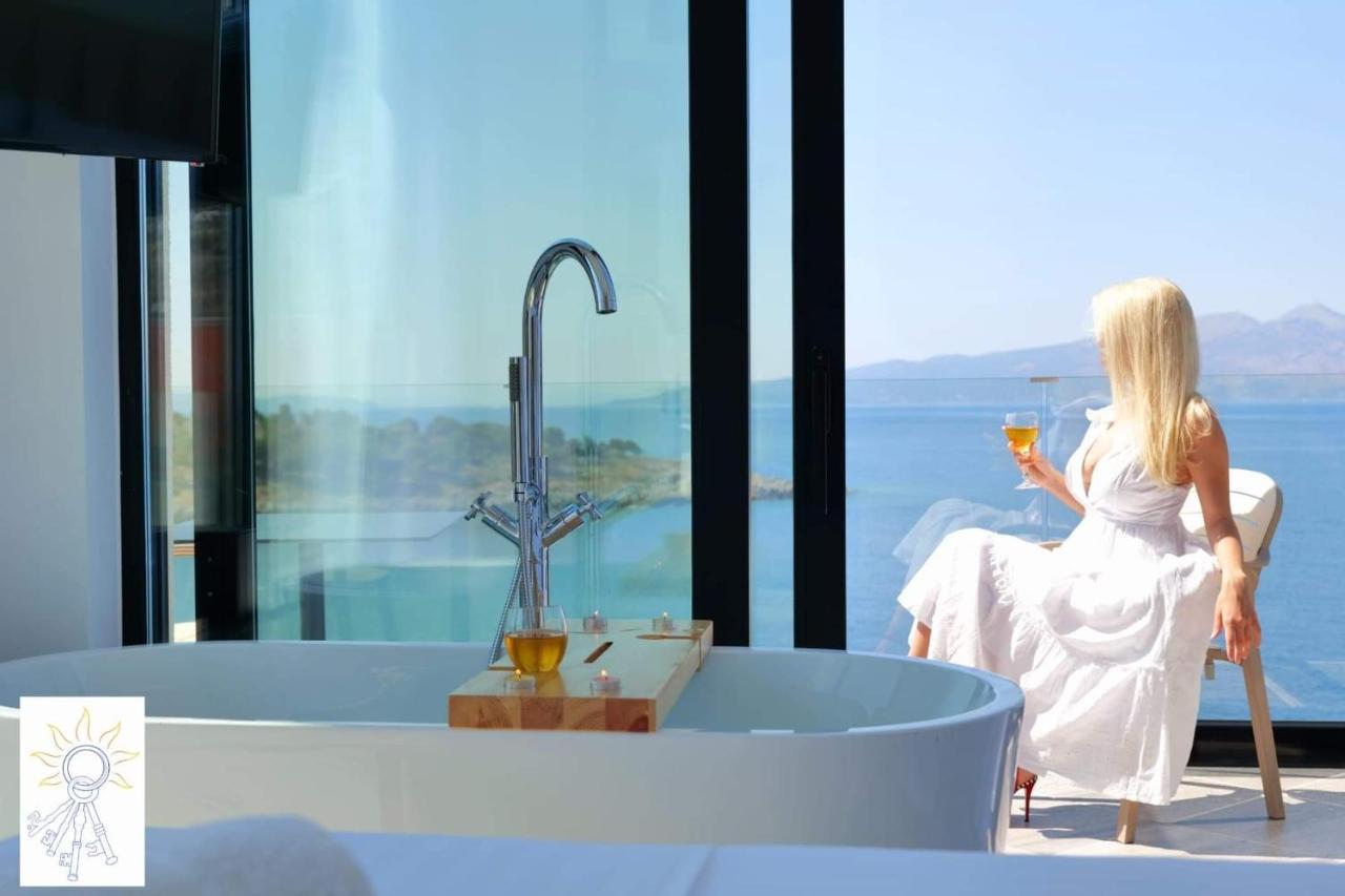 Nili Deluxe Hotell Sarandë Exteriör bild
