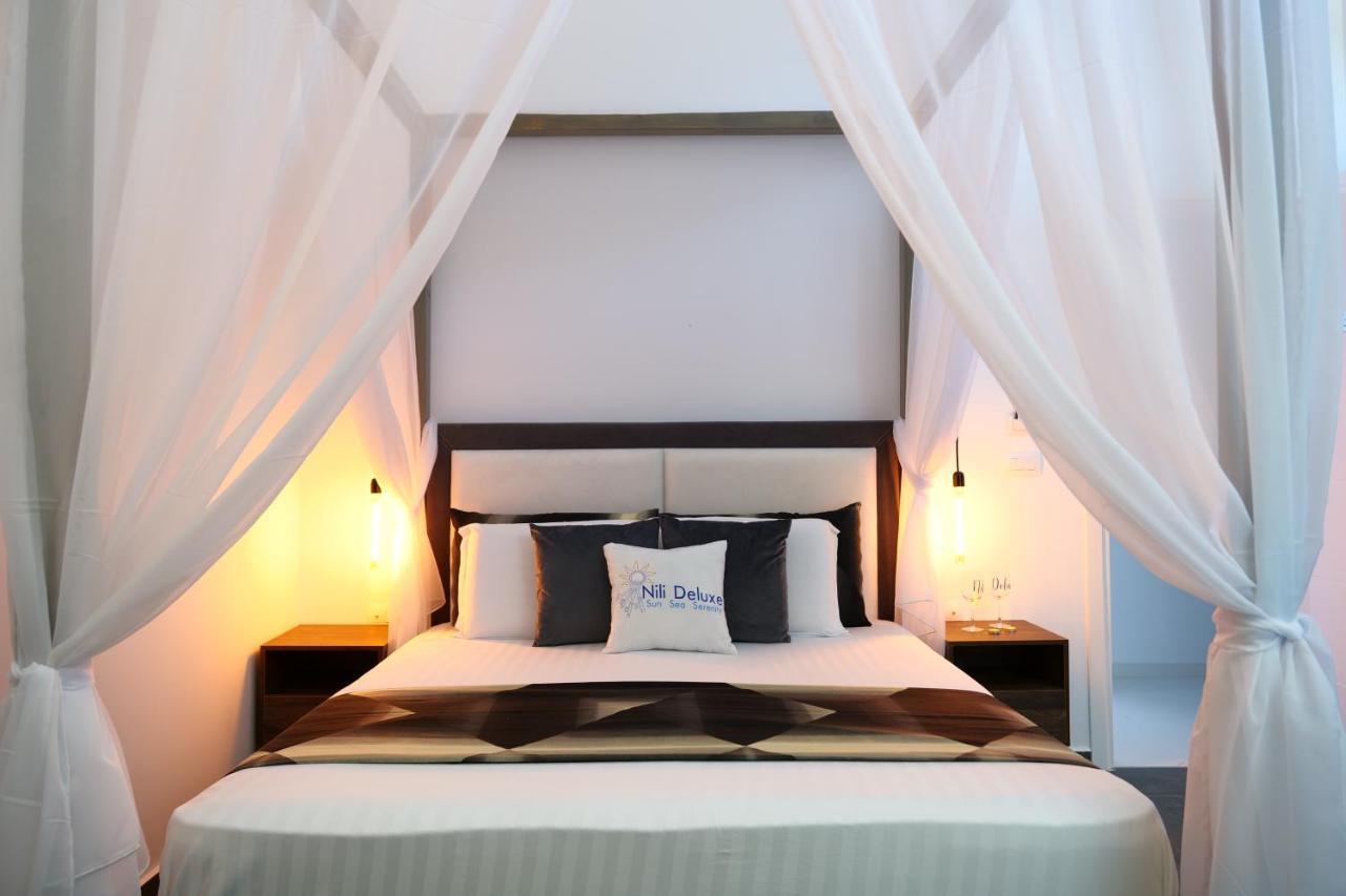 Nili Deluxe Hotell Sarandë Exteriör bild