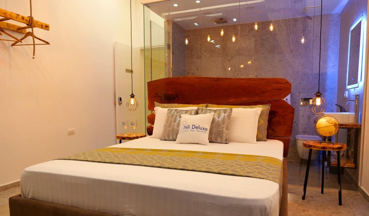 Nili Deluxe Hotell Sarandë Exteriör bild