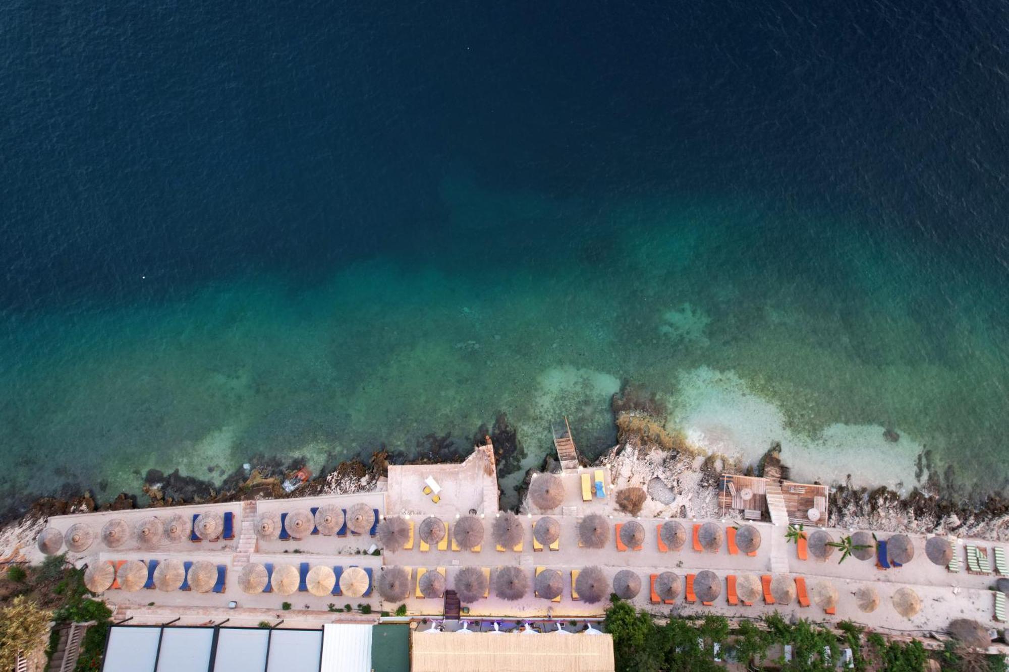 Nili Deluxe Hotell Sarandë Exteriör bild