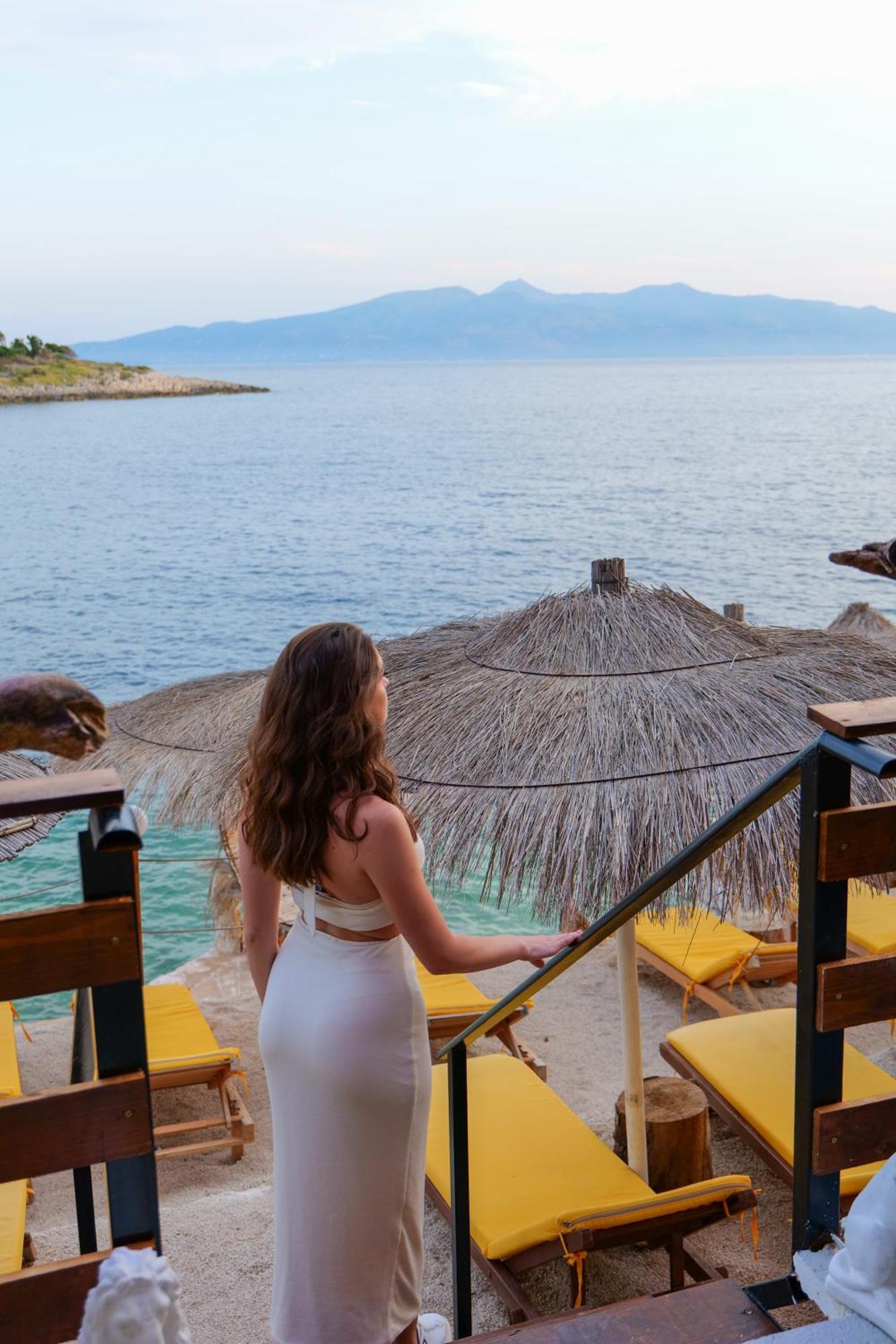 Nili Deluxe Hotell Sarandë Exteriör bild