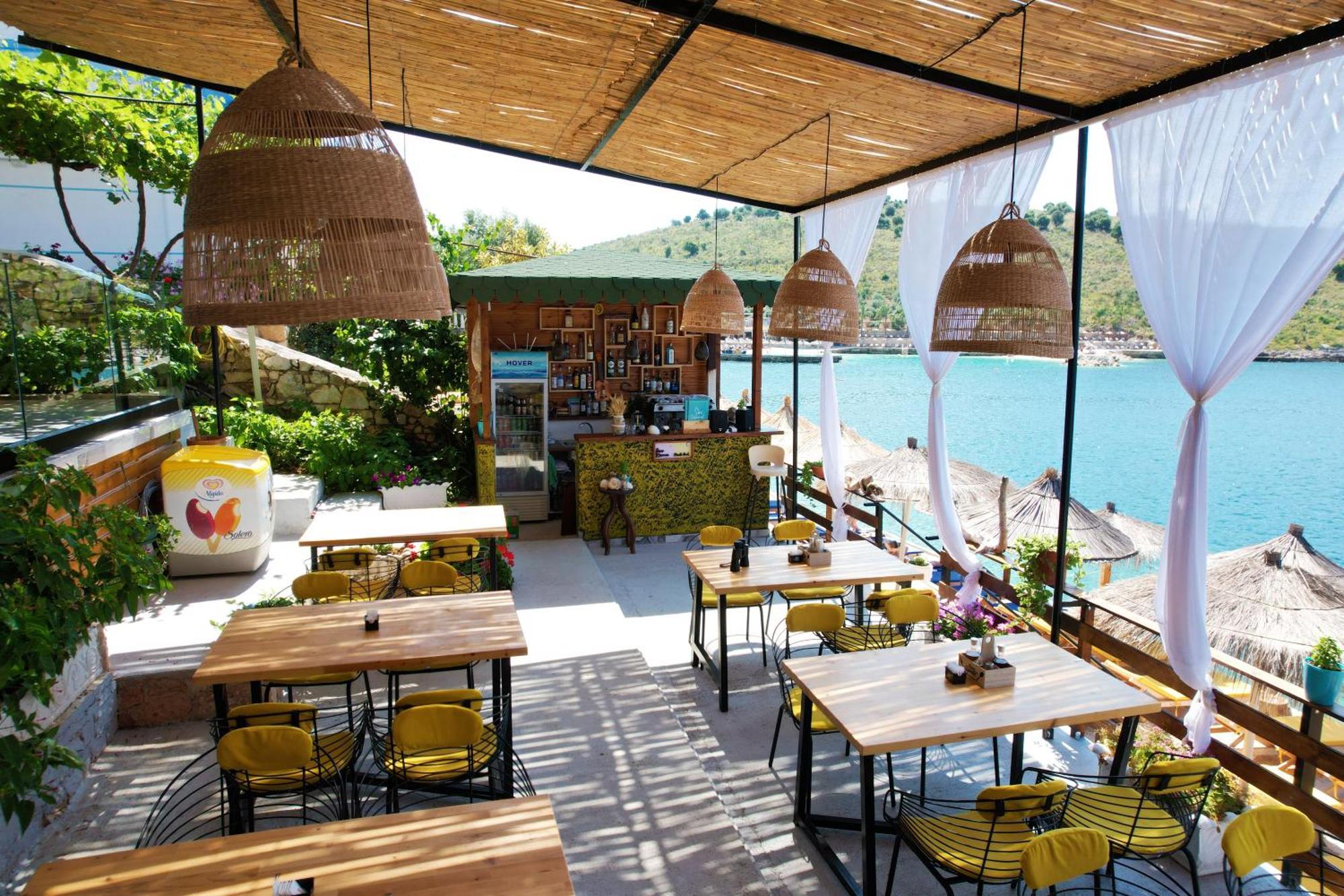 Nili Deluxe Hotell Sarandë Exteriör bild