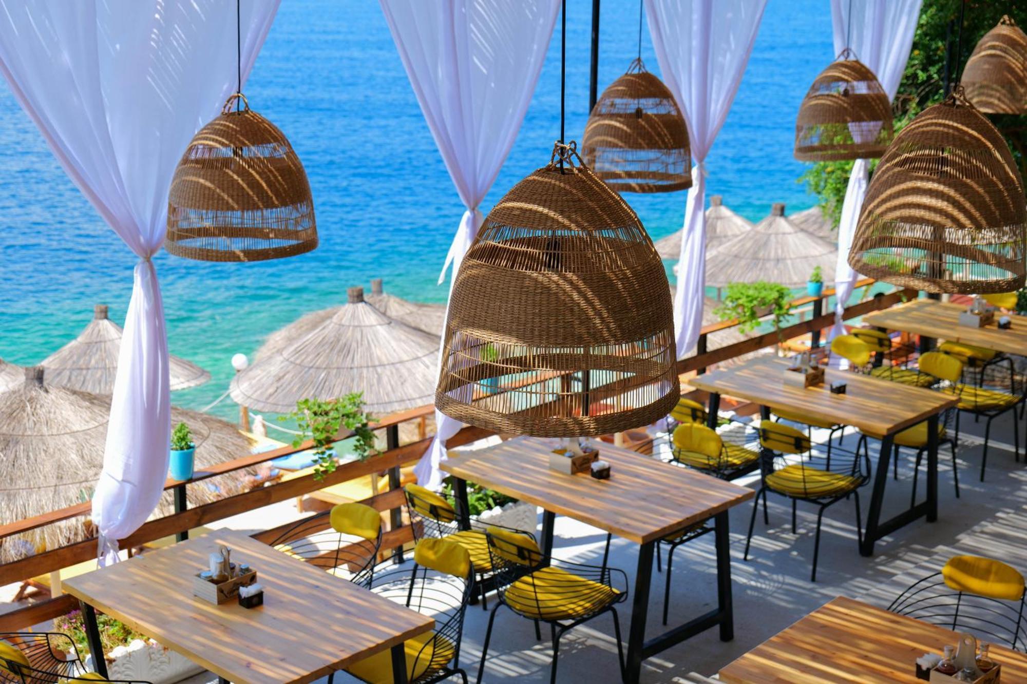 Nili Deluxe Hotell Sarandë Exteriör bild