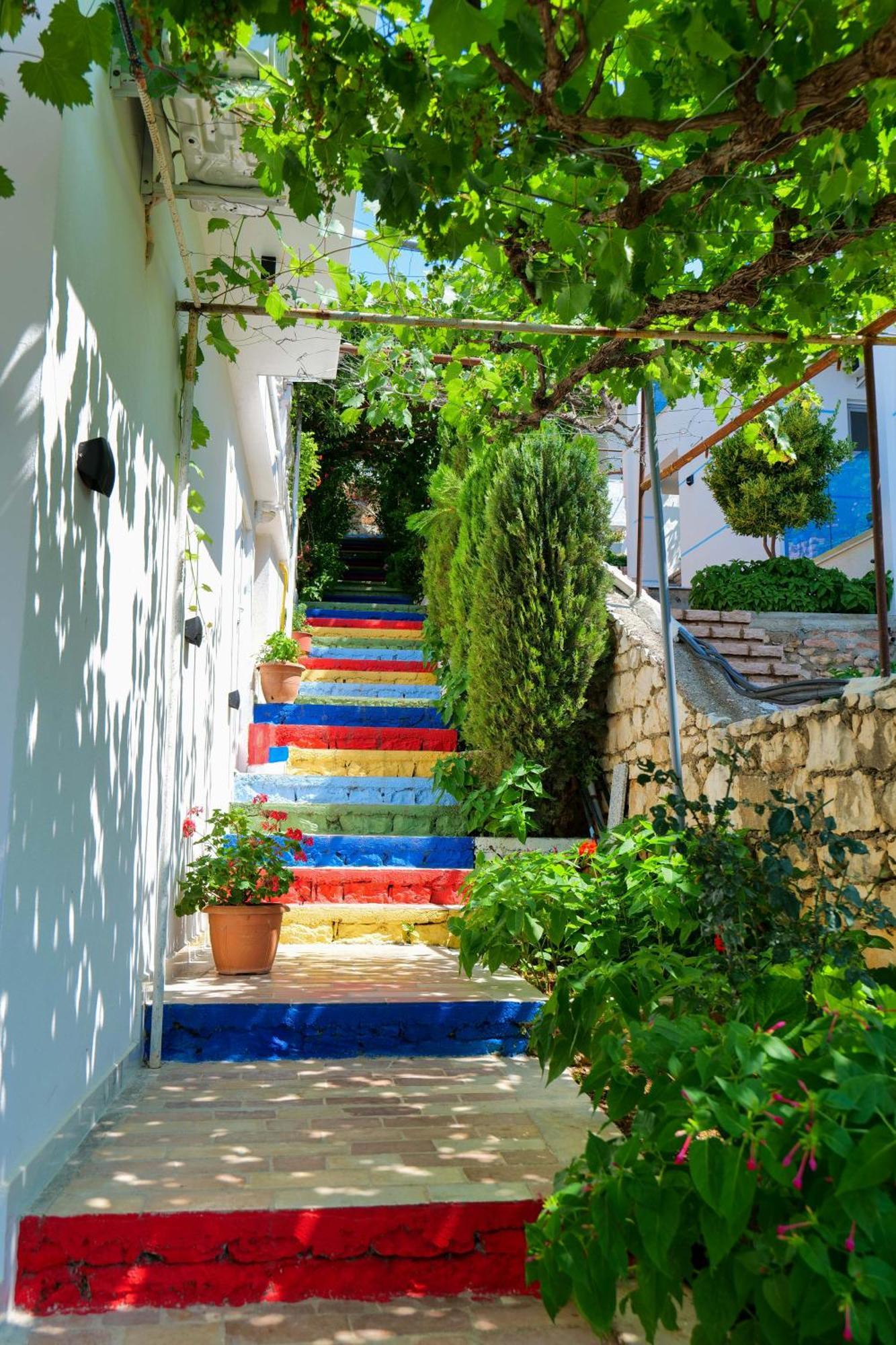 Nili Deluxe Hotell Sarandë Exteriör bild